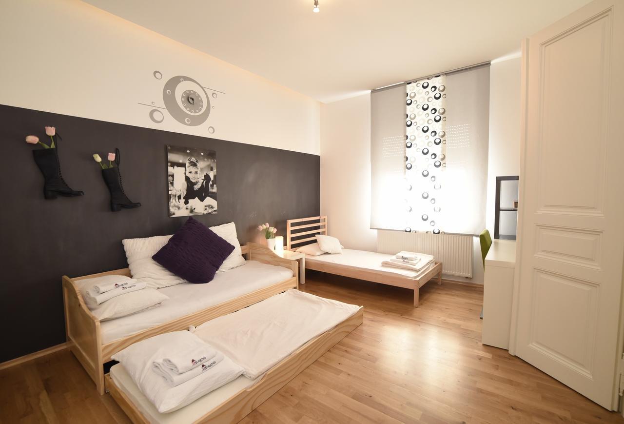 Secret Garden Apartment ซาเกร็บ ภายนอก รูปภาพ